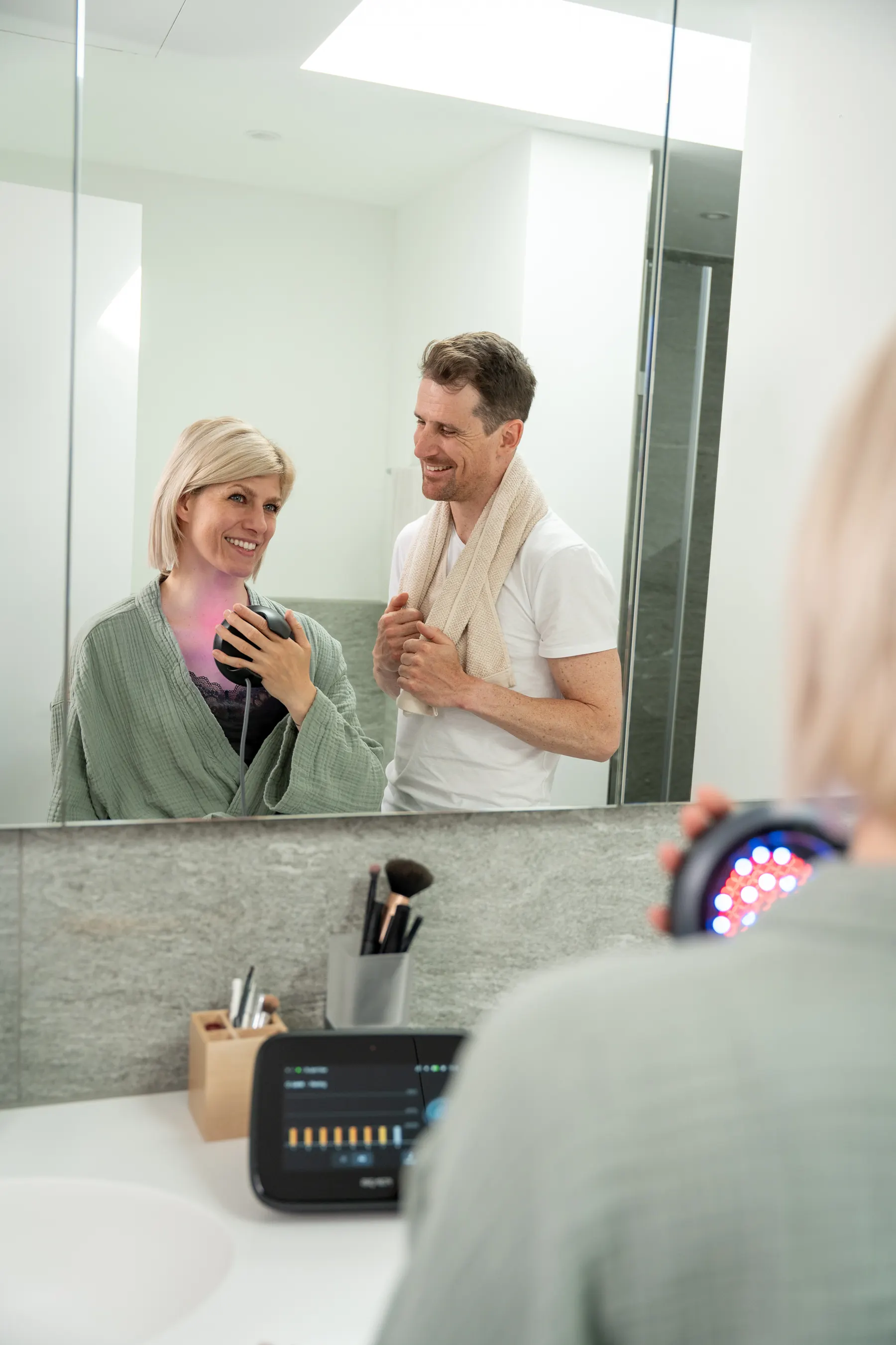 Morgenroutine mit BEMER Anwendung im Badezimmer